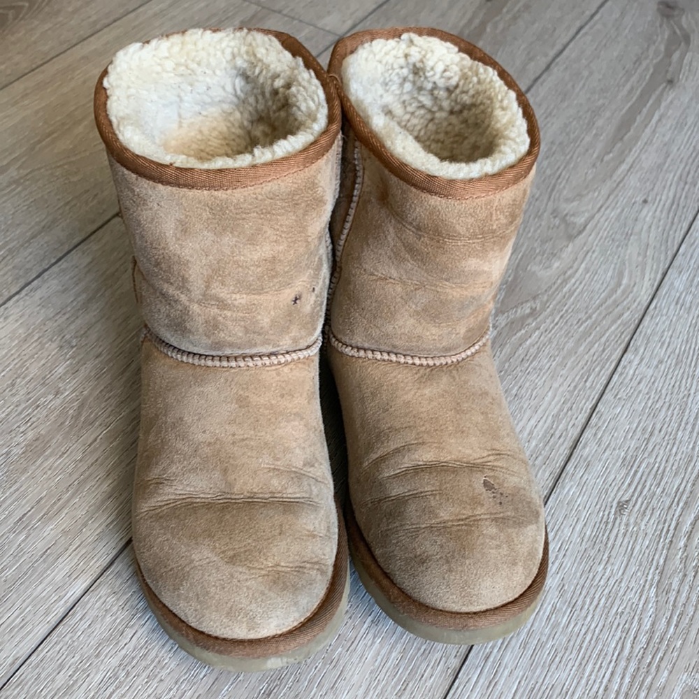 • UGG • classic short boots
